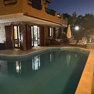 Vittoria: Seaside Retreat With Private Heated Pool And Hydromassage Torre delle Stelle